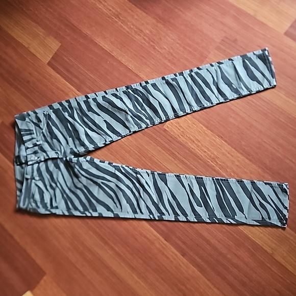 HUDSON Collin Skinny Jeans Grey Black Zebra Print Low-rise Flap Pocket, 27 NWOT - Picture 6 of 15